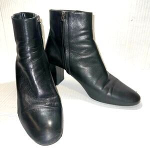 Yves Saint Laurent Paris Women's Loulou Leather Heeled Ankle Boots - Size 39
